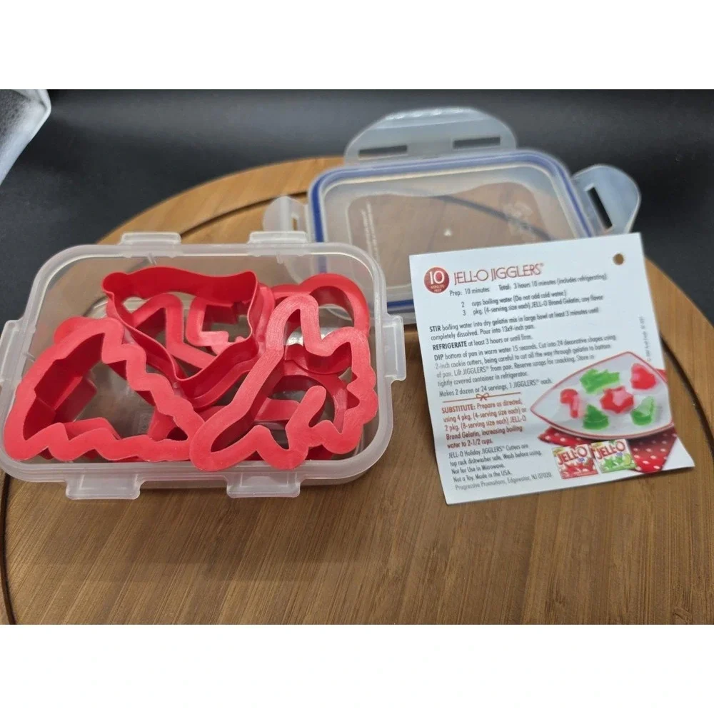 6 NEW Jello Holiday Jigglers‎ Cutters Candy Cane Snowman Star Tree Bell Reindeer